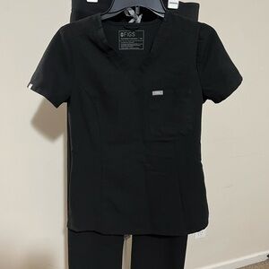 FIGS Classic Black Scrub Set